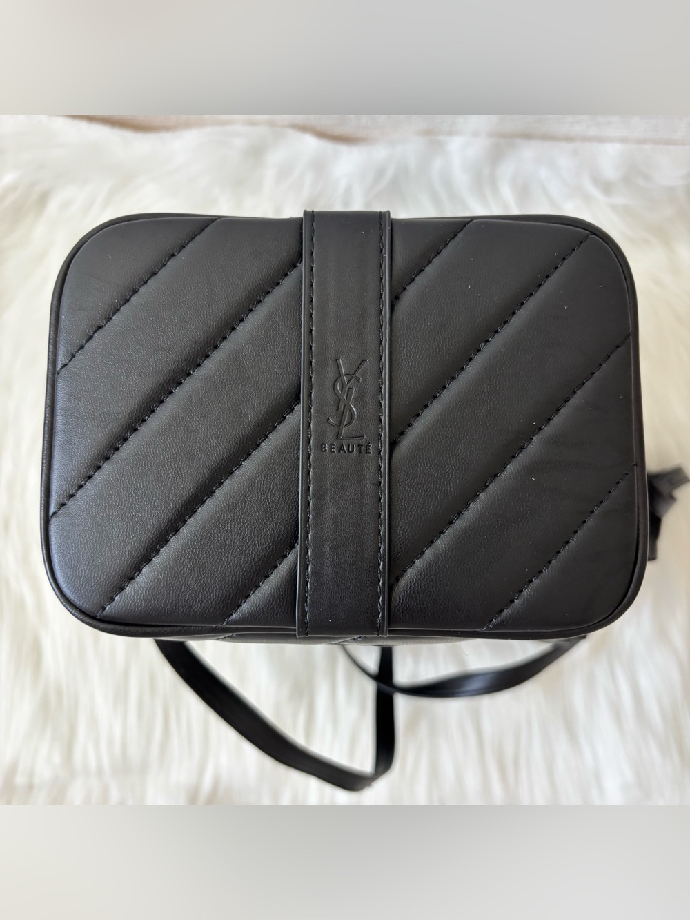 YSL Beaute VIP Novelty Black & Black quilted vanity crossbody bag NEW - Picture 4 of 11